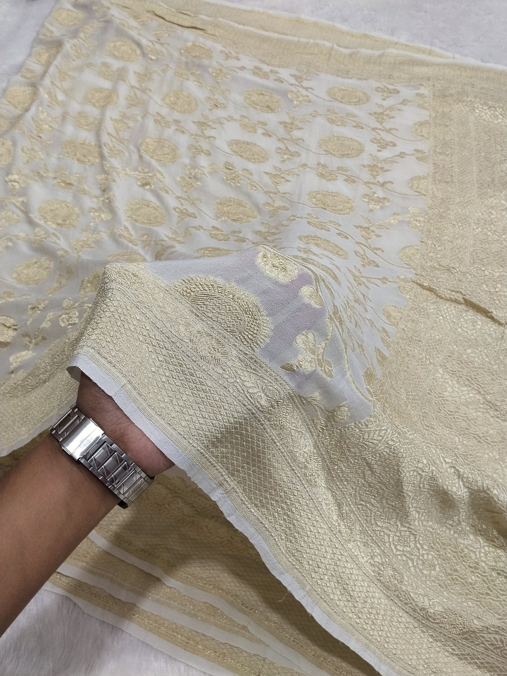 Cream Colour Handloom Pure Banarasi Khaddi Georgette Saree Flower Design Water Zari