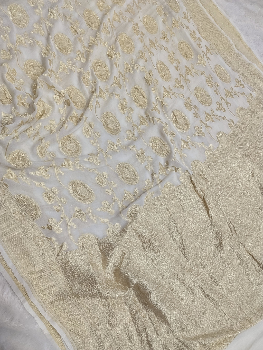 Cream Colour Handloom Pure Banarasi Khaddi Georgette Saree Flower Design Water Zari