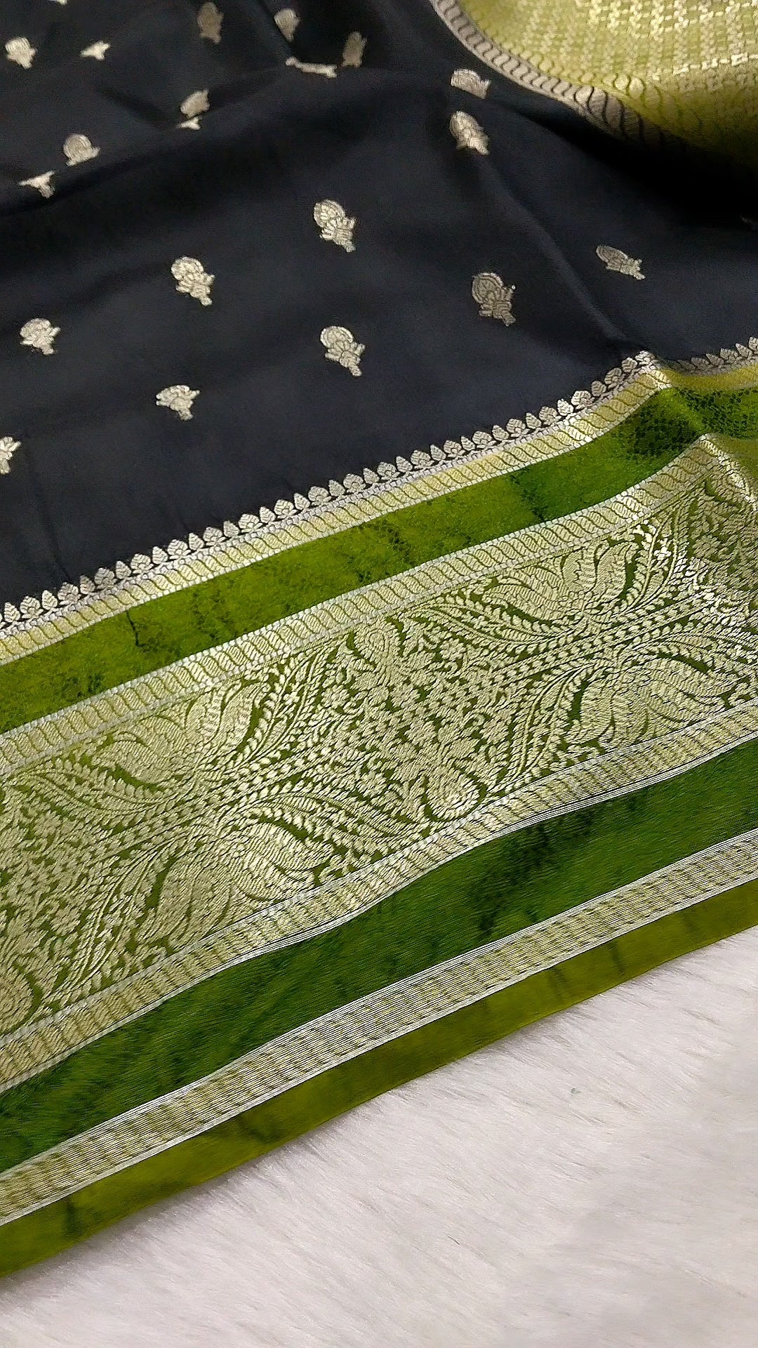 Green And Black Banarasi Moonga Silk Saree