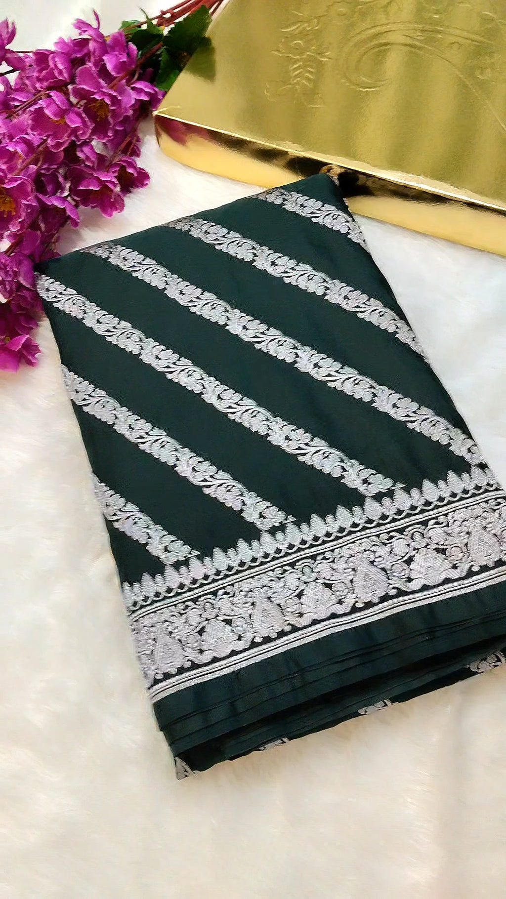 Dark Rama Green Colour Banarasi Mashru Silk Saree With Lahariya Design