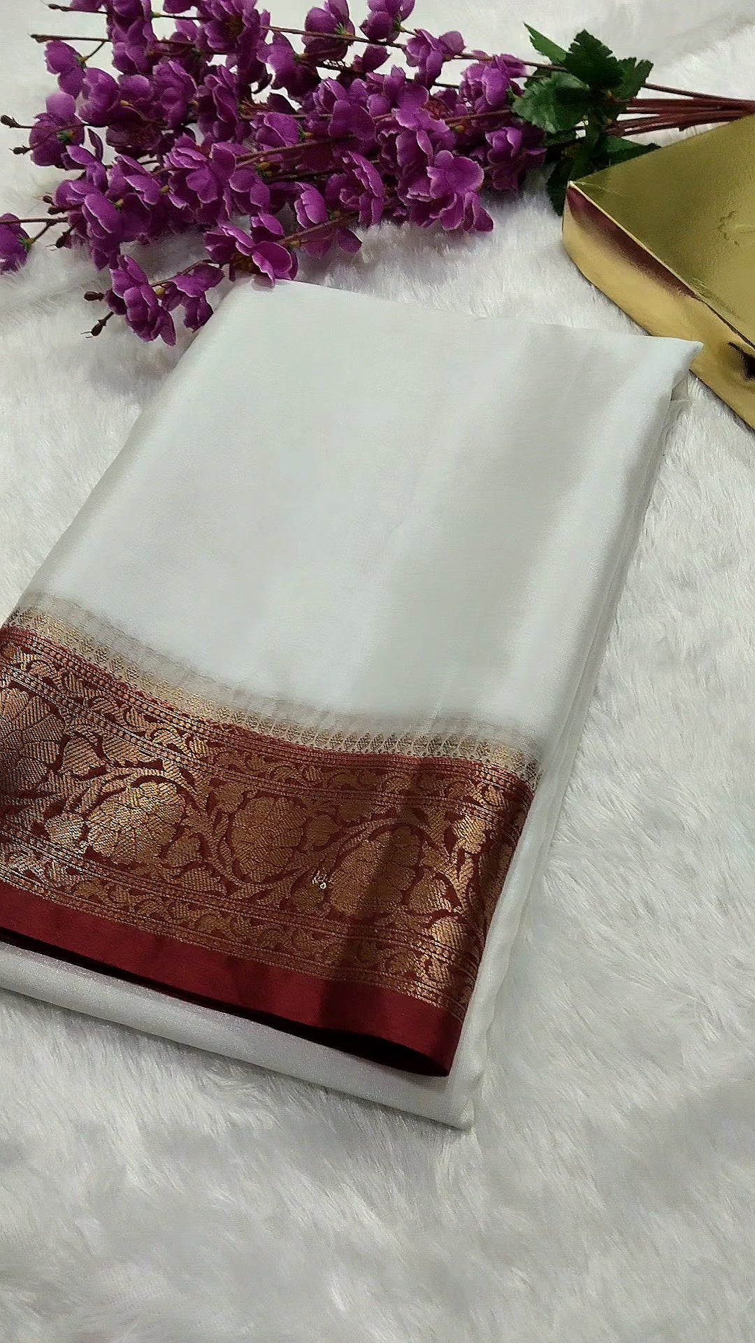 Red And White Colour Banarasi Warm Silk Saree Pooja Special