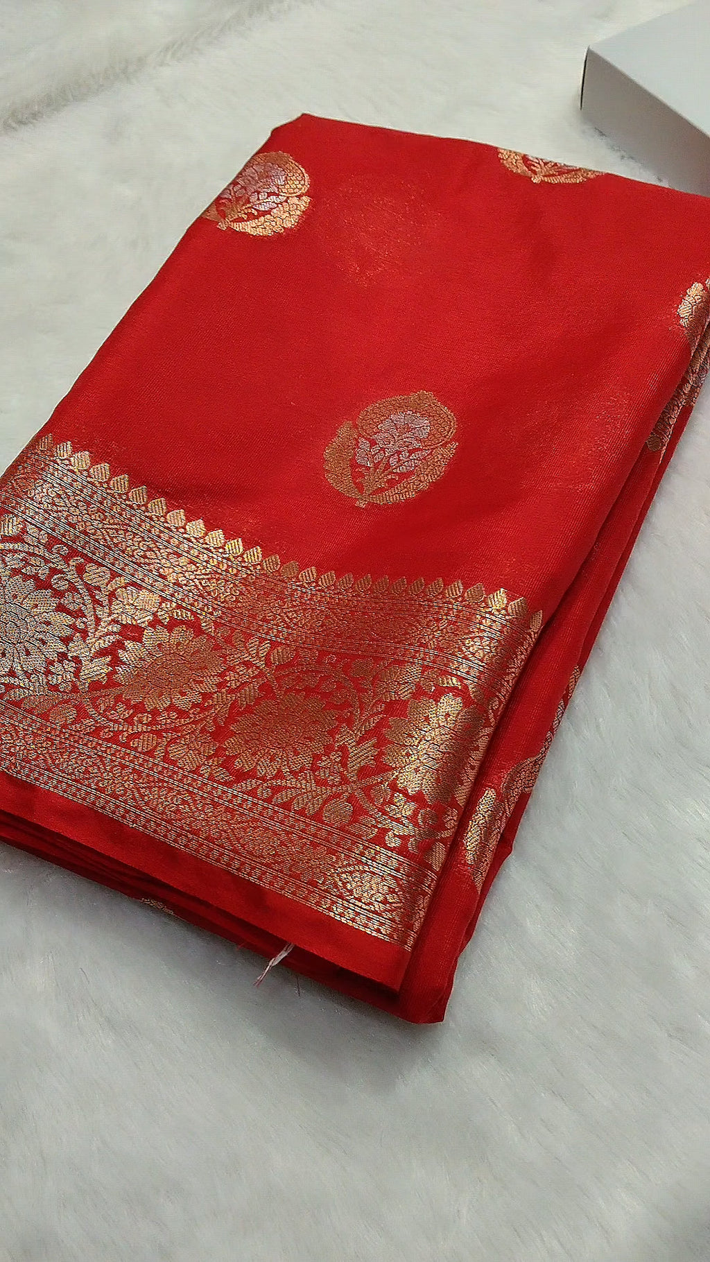 Meenakari Buta Banarasi Warm Silk Saree