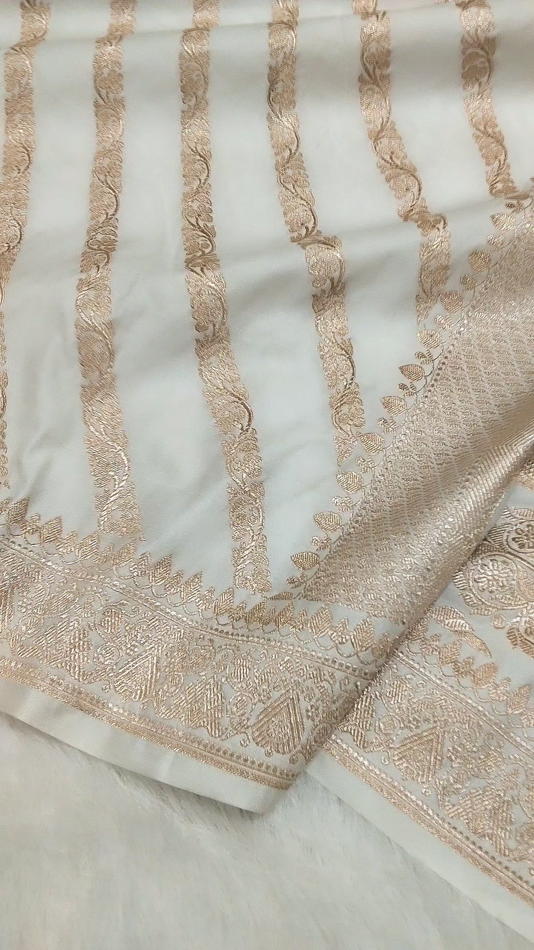 White Colour Banarasi Mashru Silk Saree With Lahariya Design