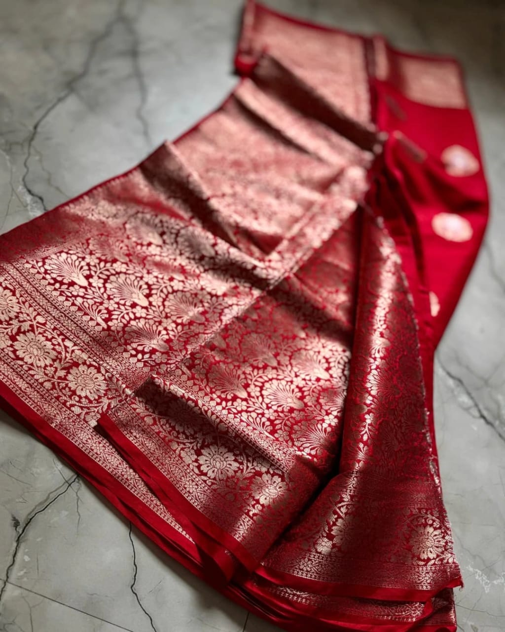 Meenakari Buta Banarasi Warm Silk Saree
