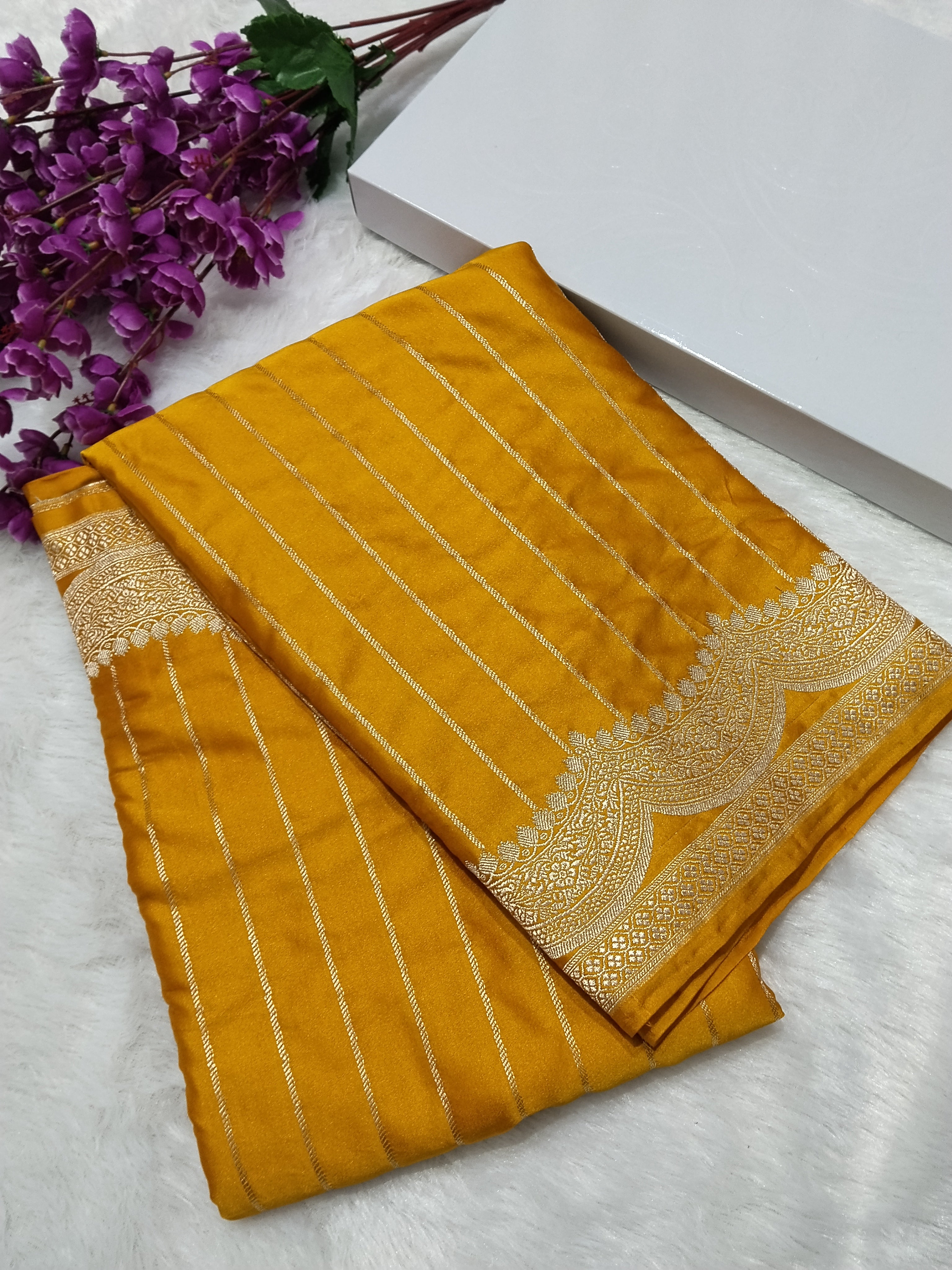 Yellow Gold Colour Best Banarasi Mashru Silk Saree With Linings Design