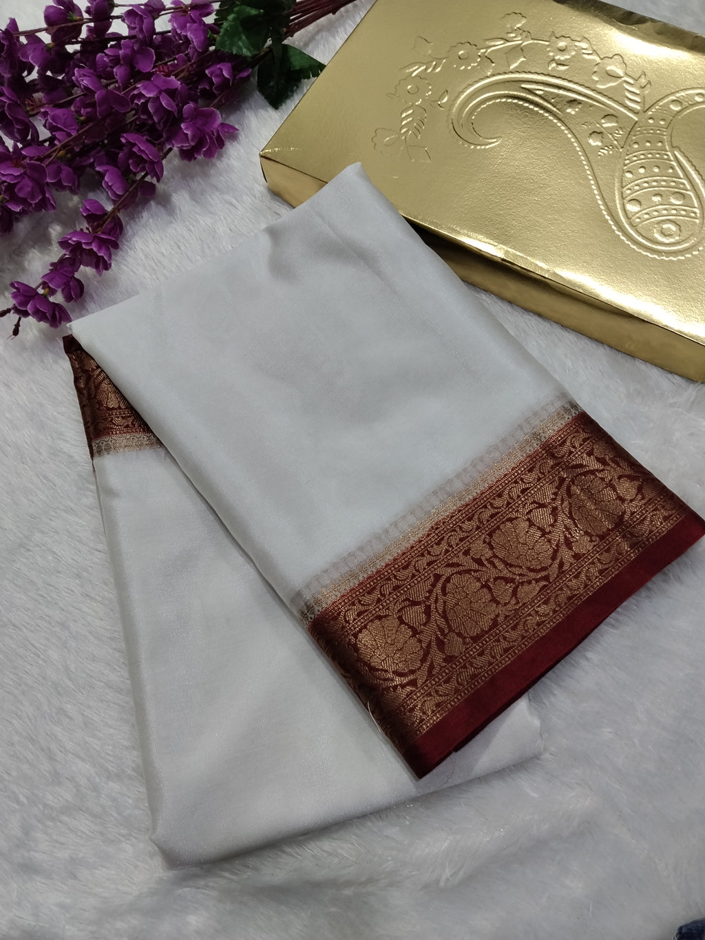 Red And White Colour Banarasi Warm Silk Saree Pooja Special