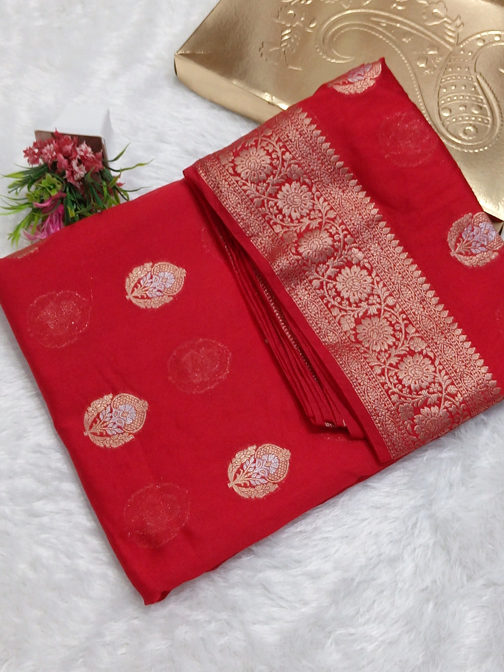 Meenakari Buta Banarasi Warm Silk Saree