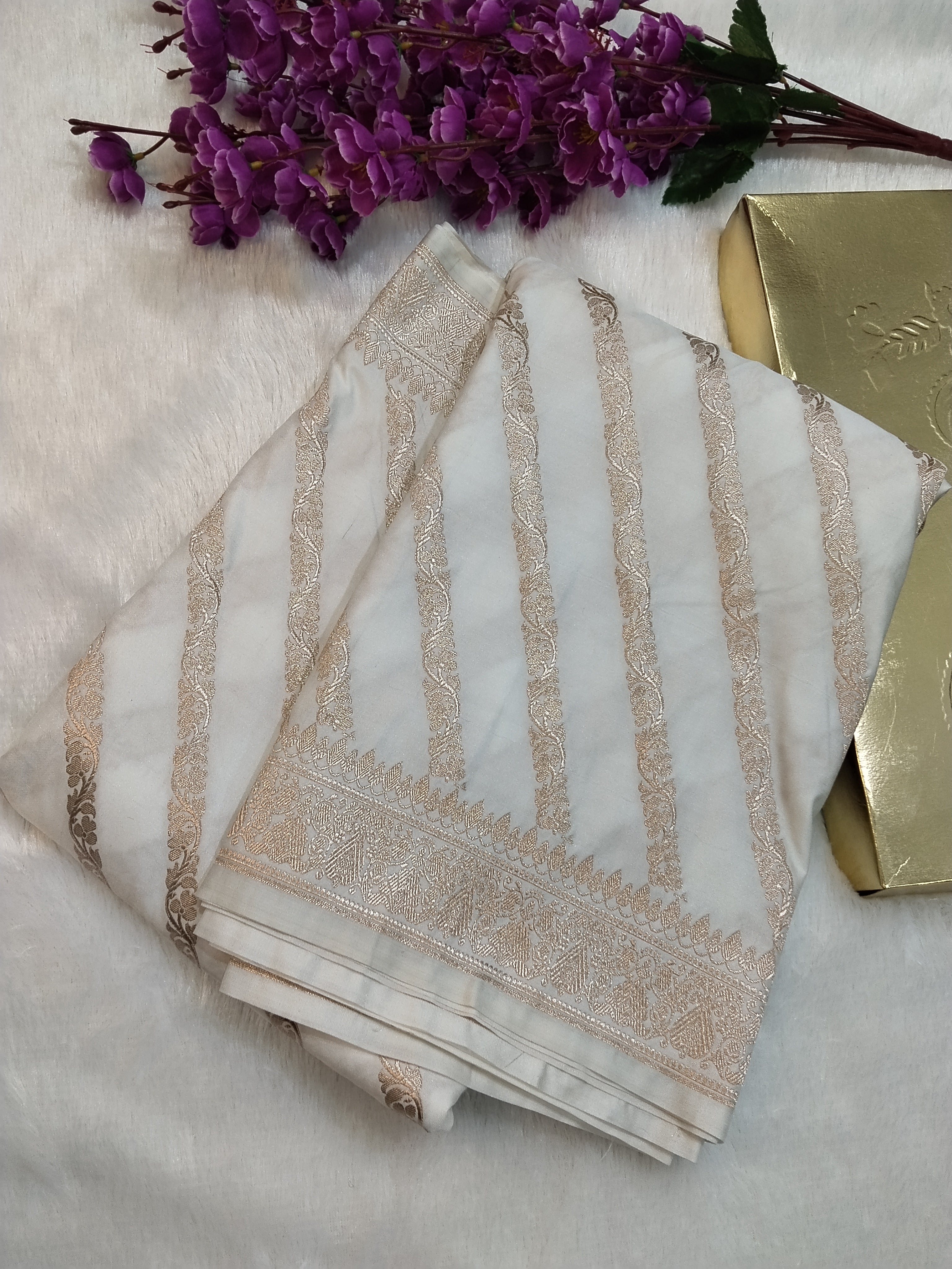 White Colour Banarasi Mashru Silk Saree With Lahariya Design
