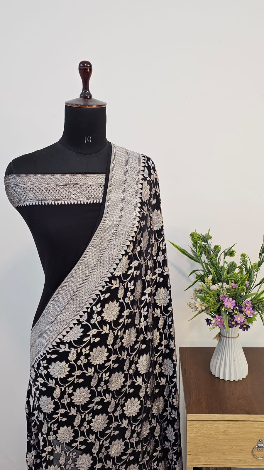 Black Colour Handloom Pure Banarasi Khaddi Georgette Saree Water Zari