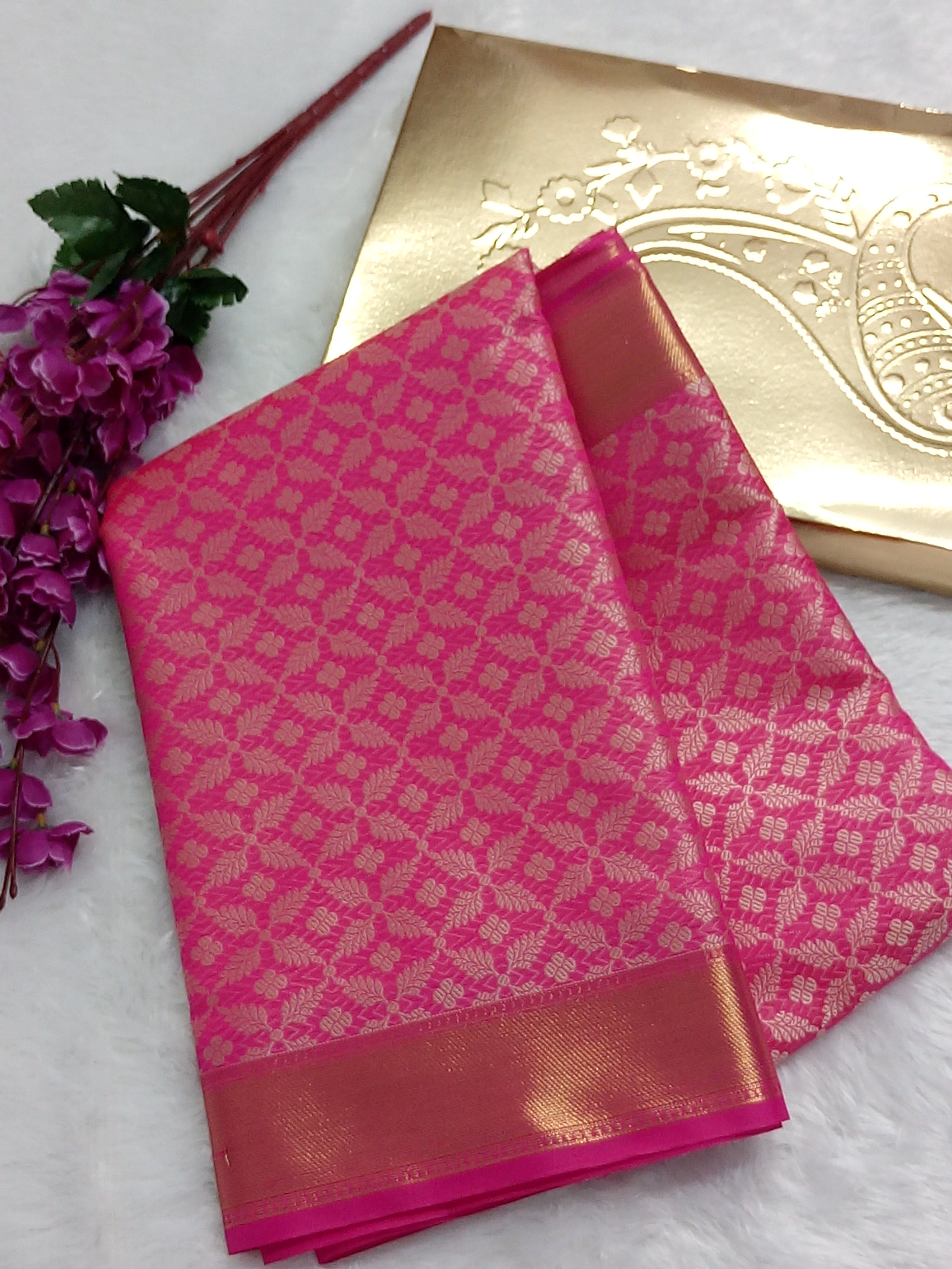 Tapsee Pannu Inspired Semi katan Brocade Saree