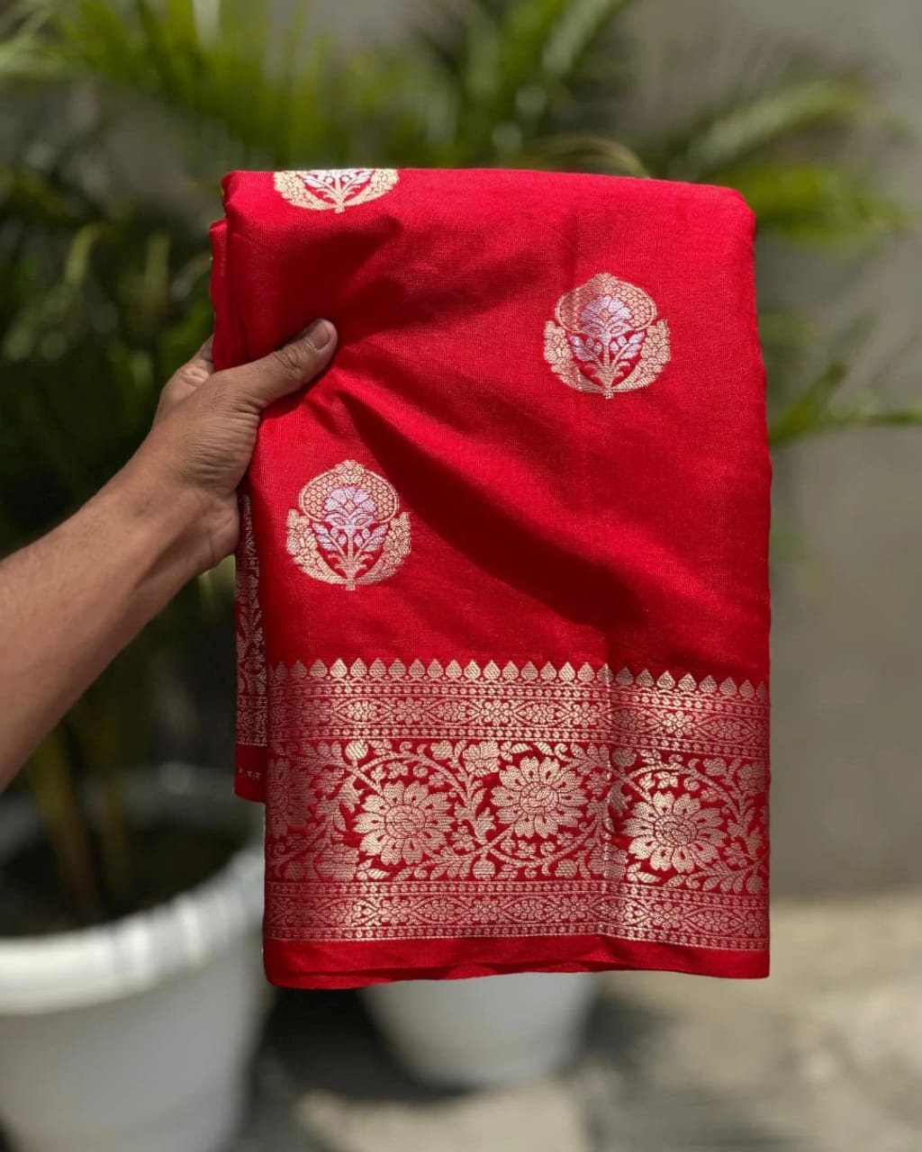 Meenakari Buta Banarasi Warm Silk Saree