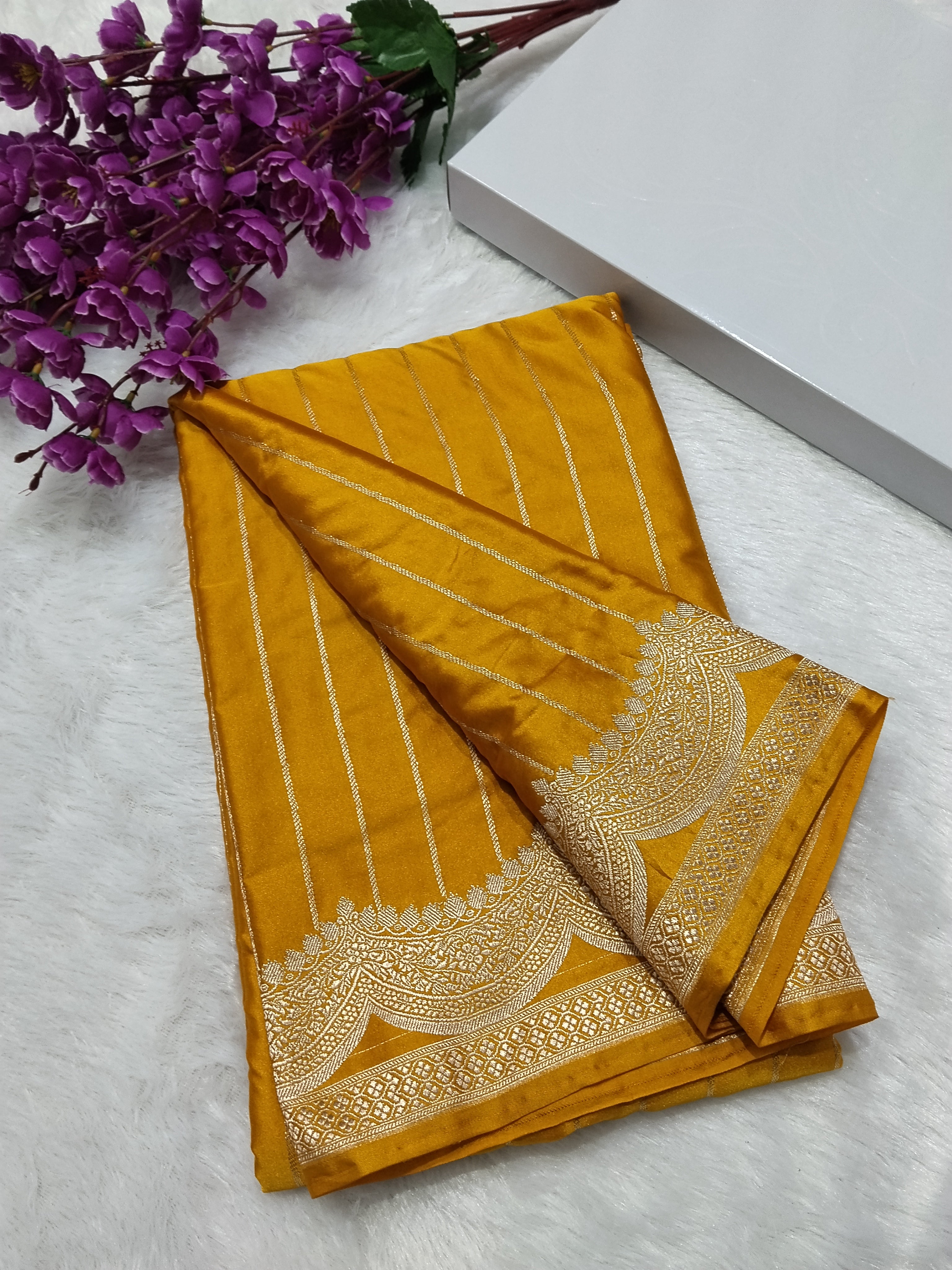 Yellow Gold Colour Best Banarasi Mashru Silk Saree With Linings Design