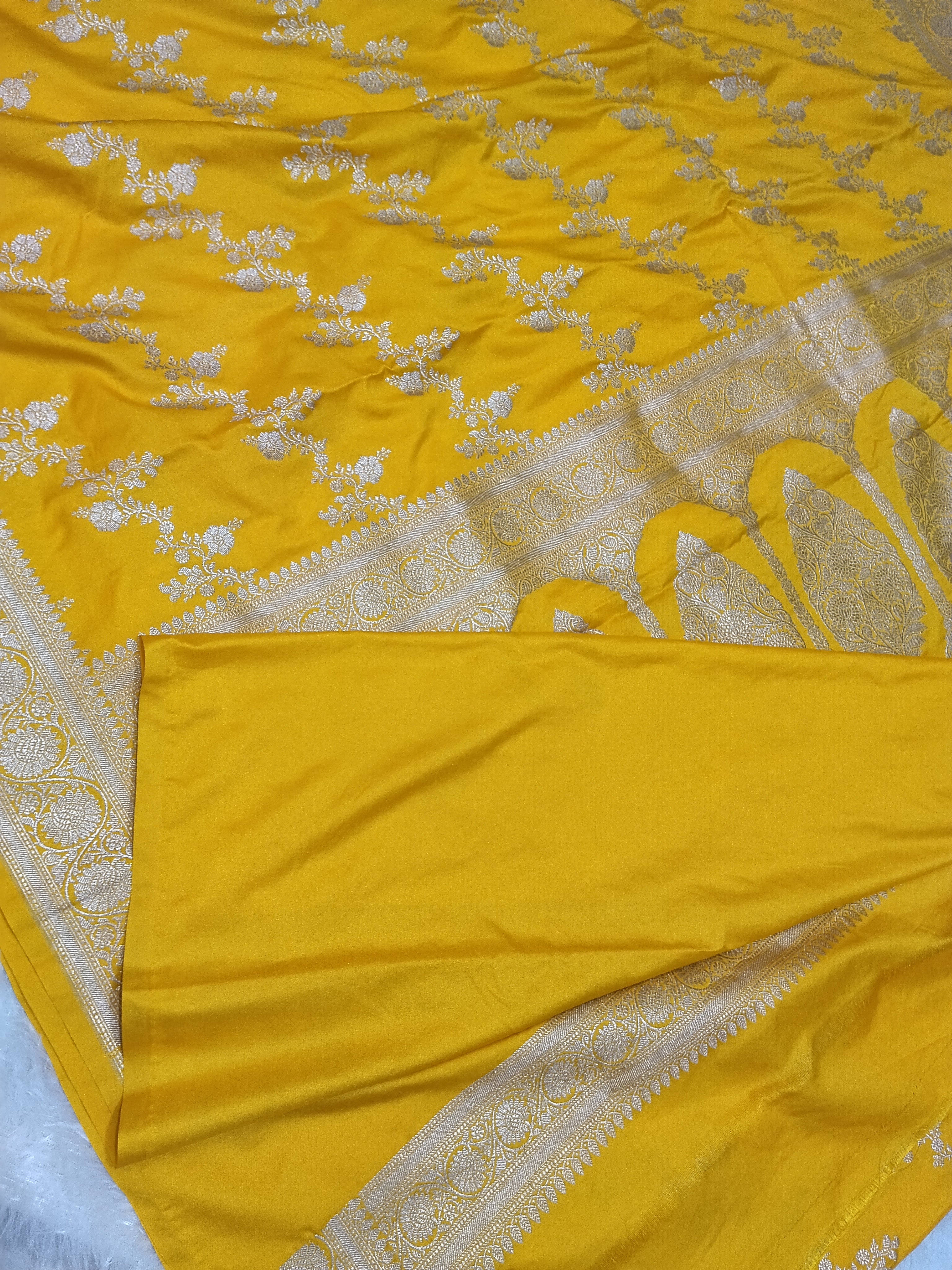 Elegant Design Yellow Colour Banarasi Mashru Silk Saree