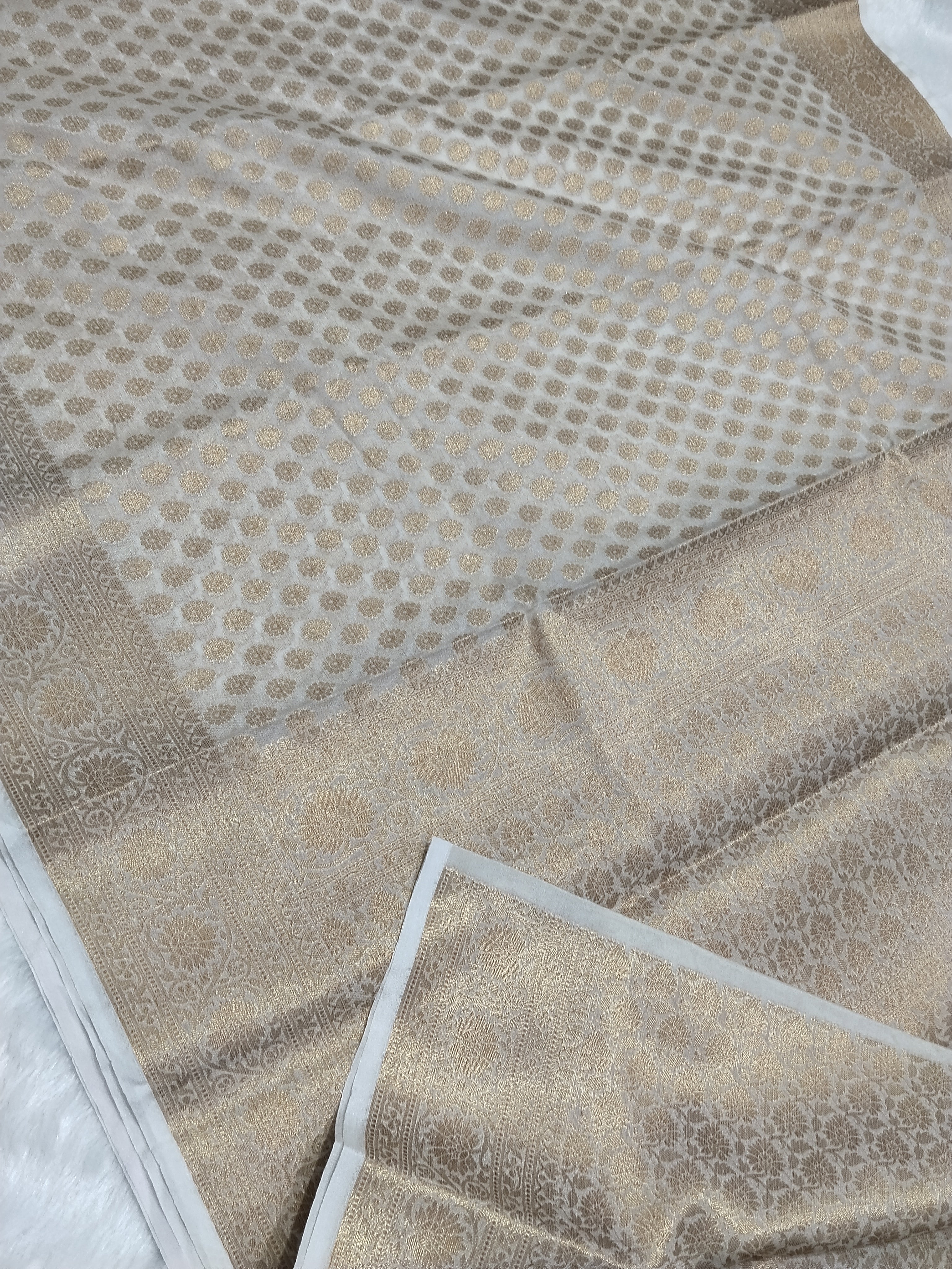 Full White Colour Golden Zari Body Warm Silk Saree