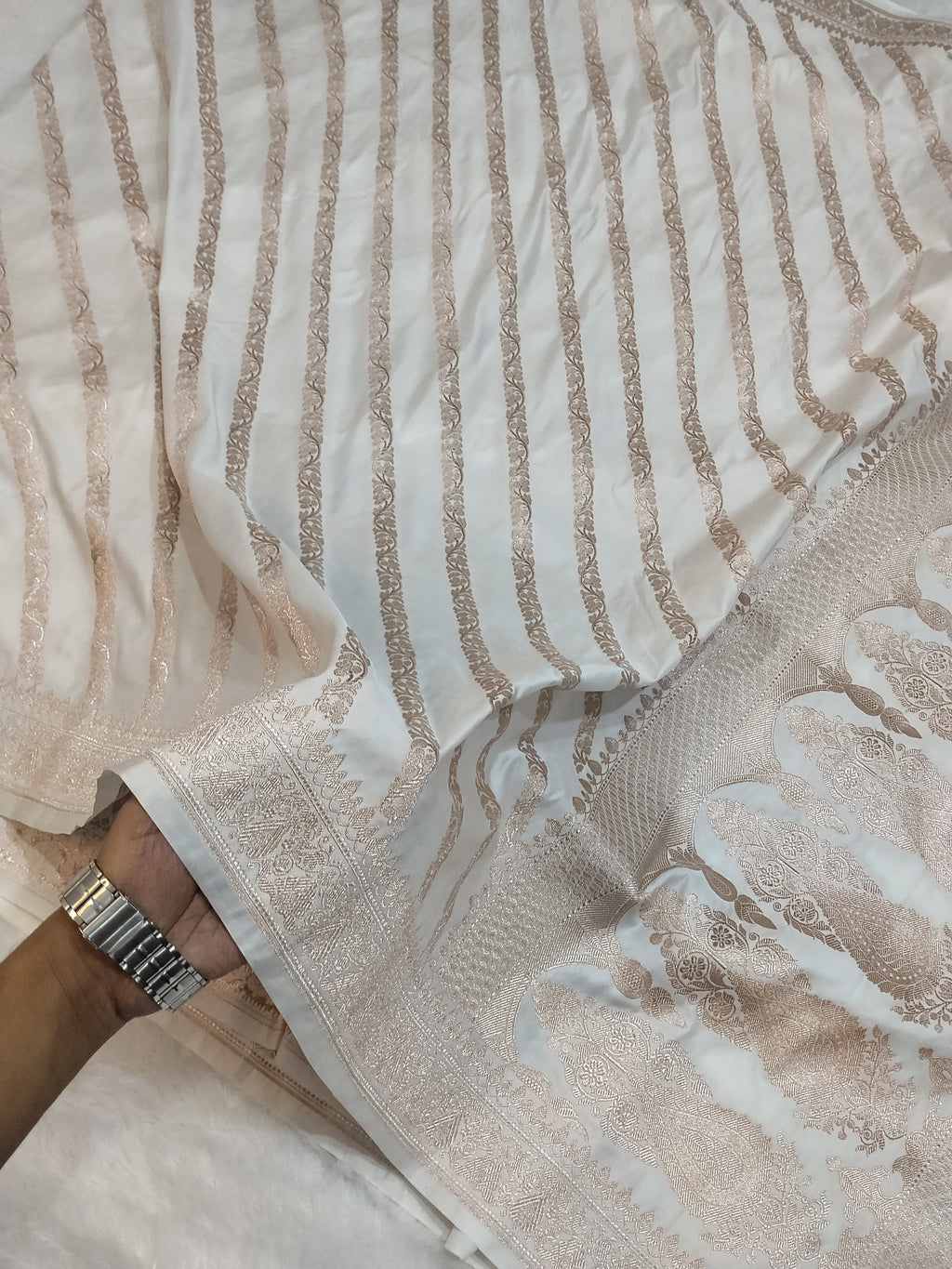 White Colour Banarasi Mashru Silk Saree With Lahariya Design