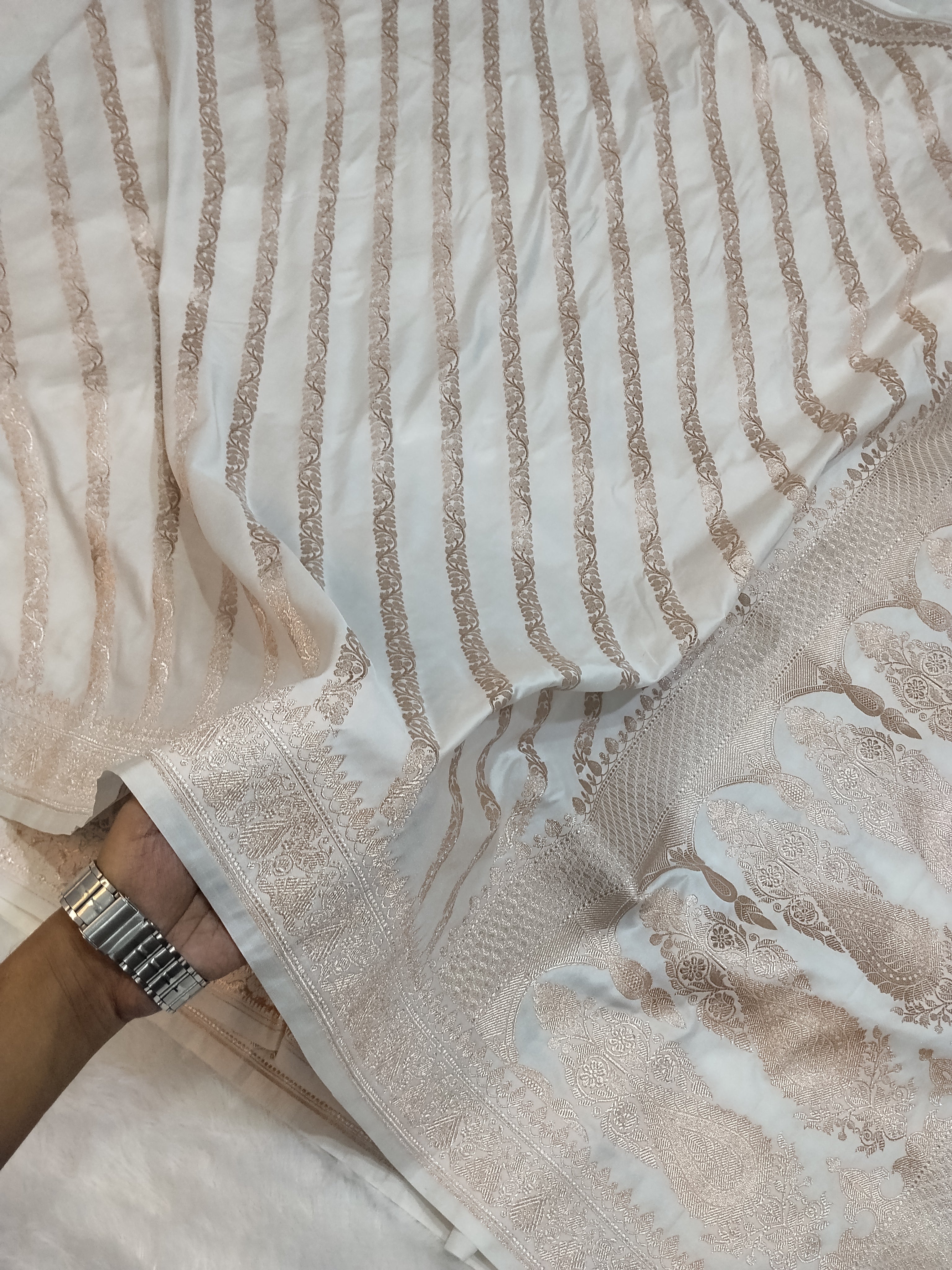 White Colour Banarasi Mashru Silk Saree With Lahariya Design