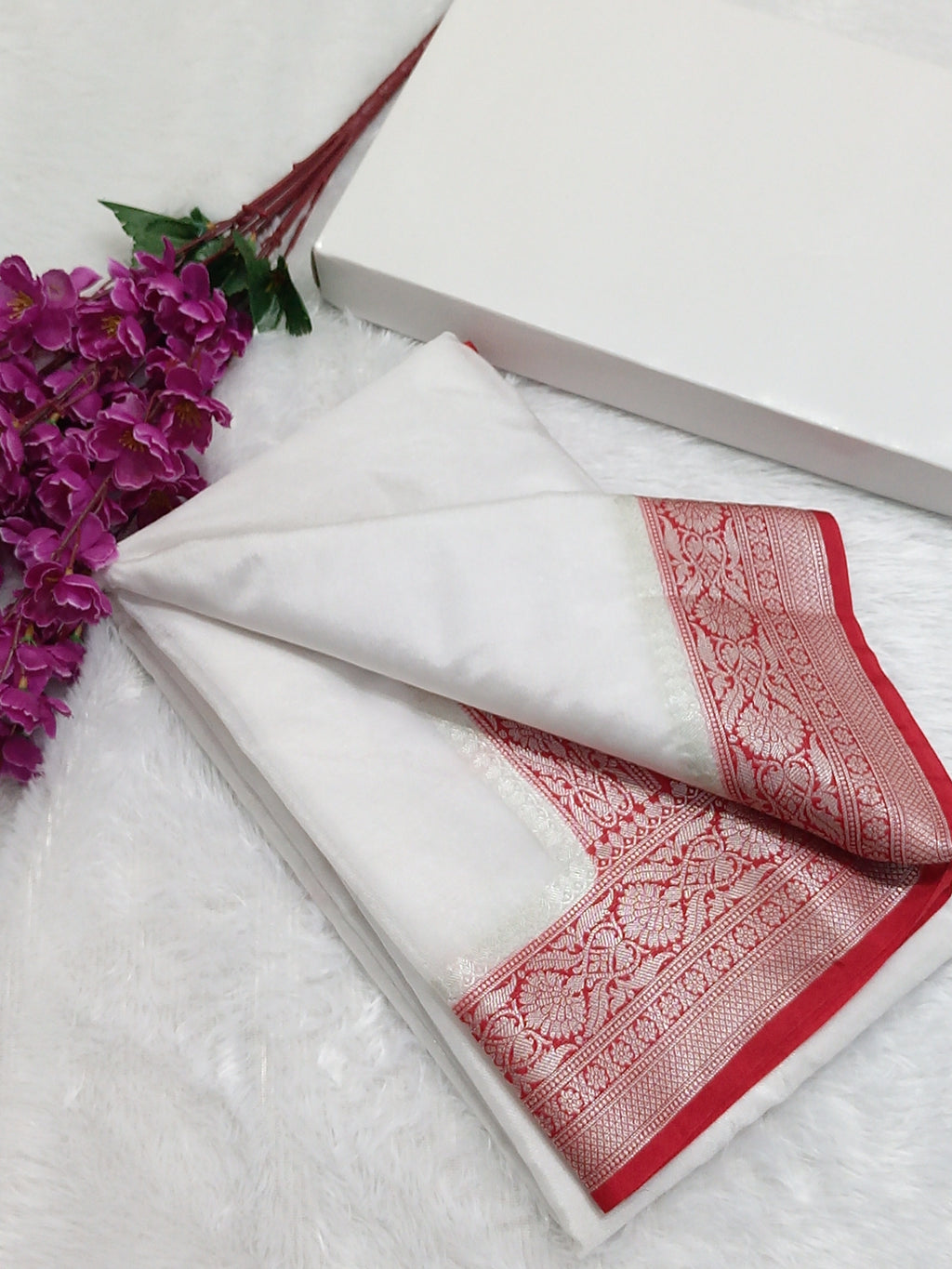 Silver Zari Border Pallu Plain Silk Saree