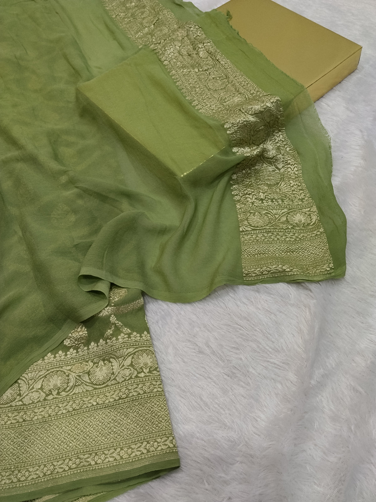 Pista Green Colour Handloom Pure Banarasi Khaddi Georgette Saree Water Zari