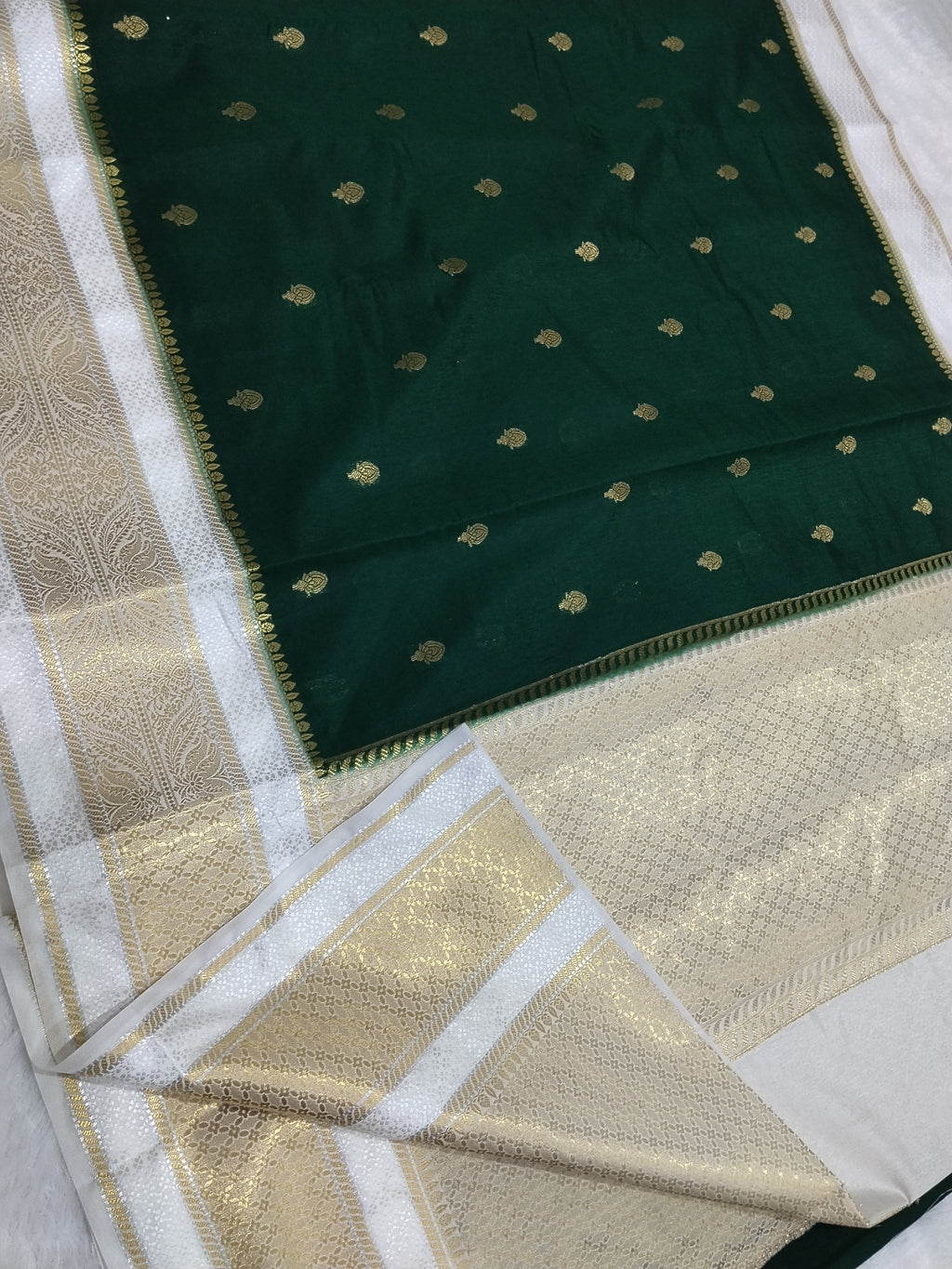 Bottle Green And Cream Colour Kanjivaram Border Moonga Silk Saree With Buti