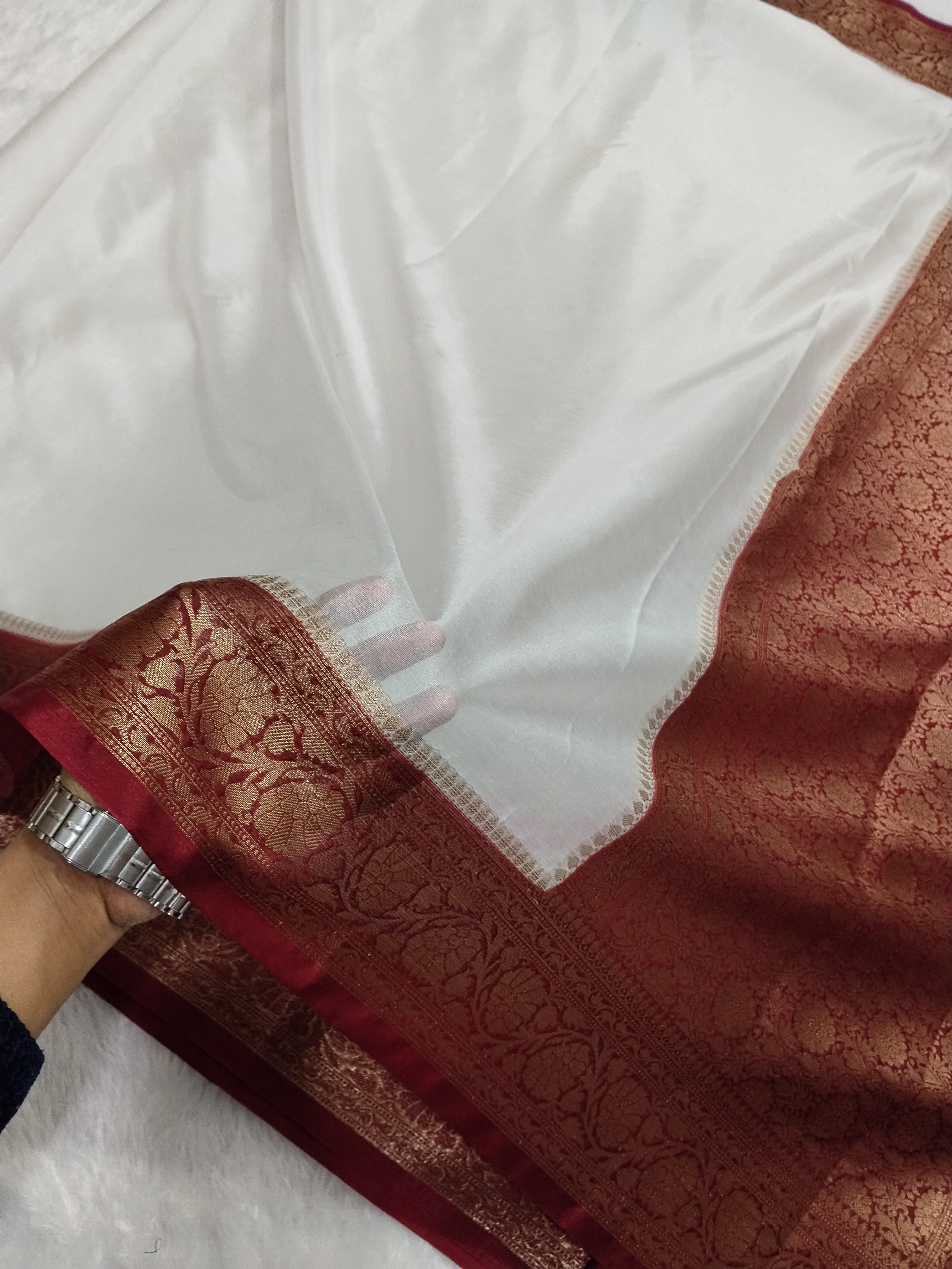 Red And White Colour Banarasi Warm Silk Saree Pooja Special