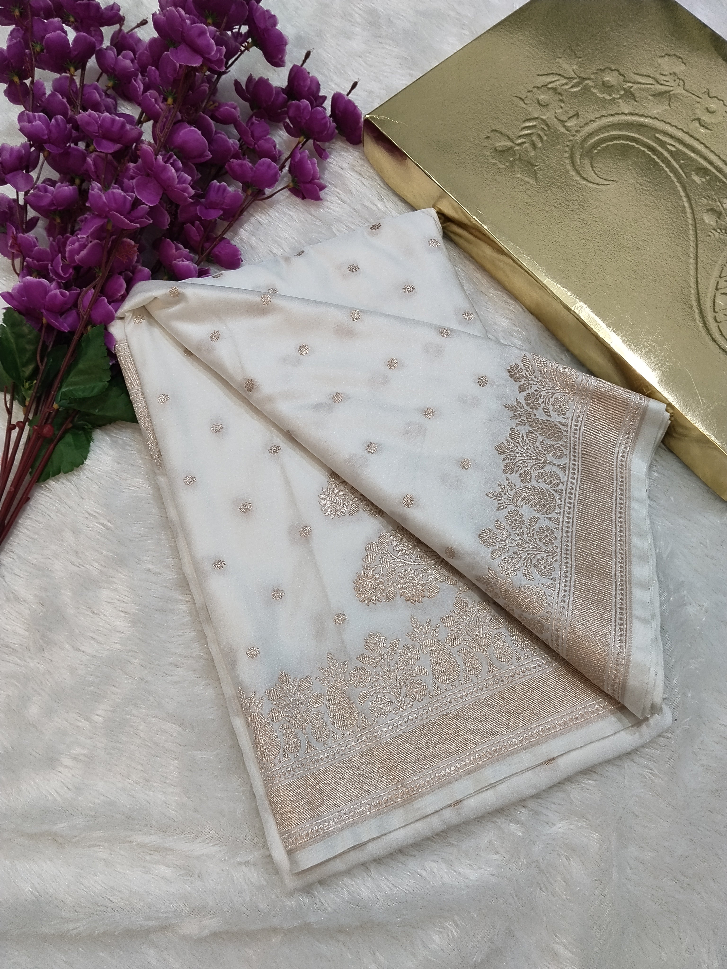 Elegant Design White Banarasi Mashru Silk Saree