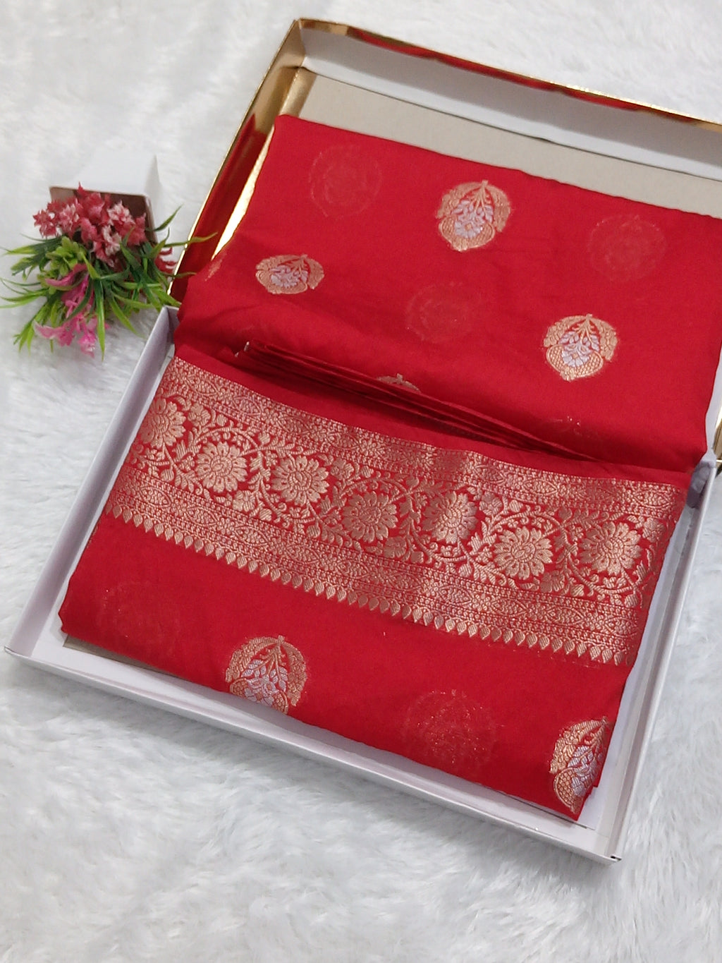 Meenakari Buta Banarasi Warm Silk Saree