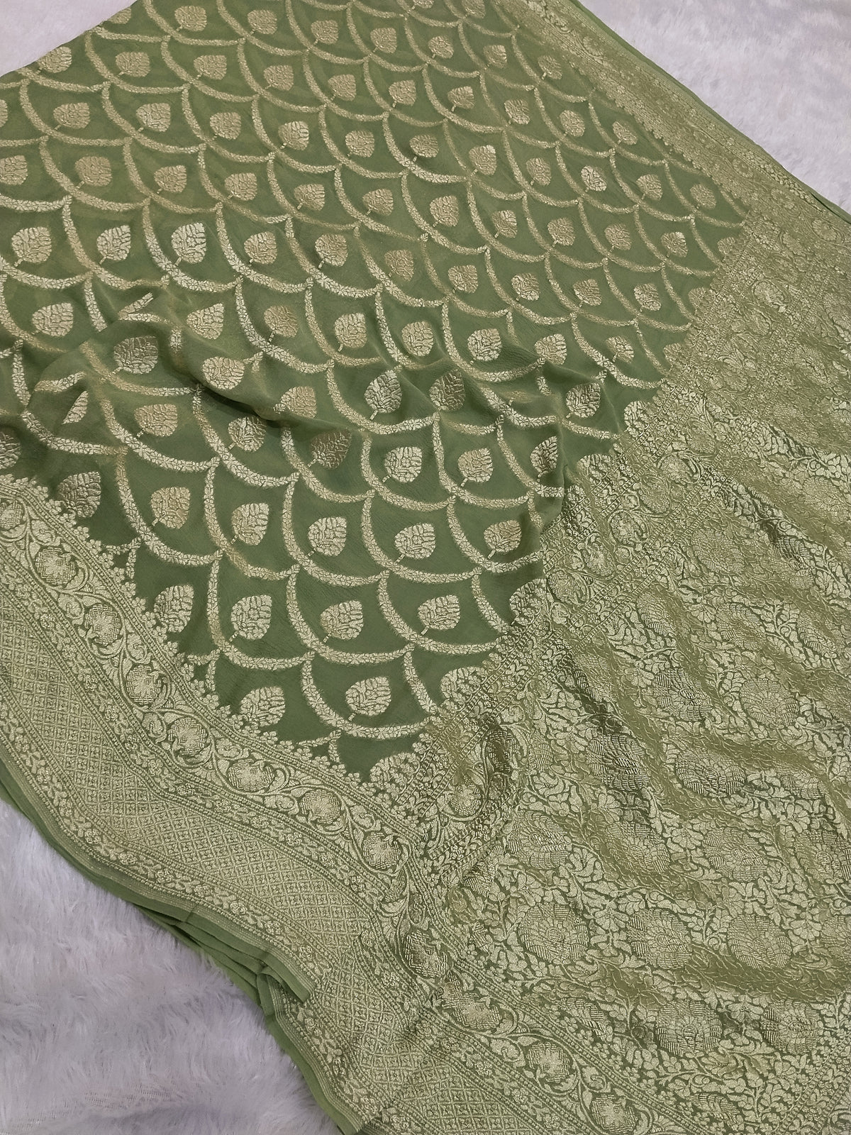 Pista Green Colour Handloom Pure Banarasi Khaddi Georgette Saree Water Zari