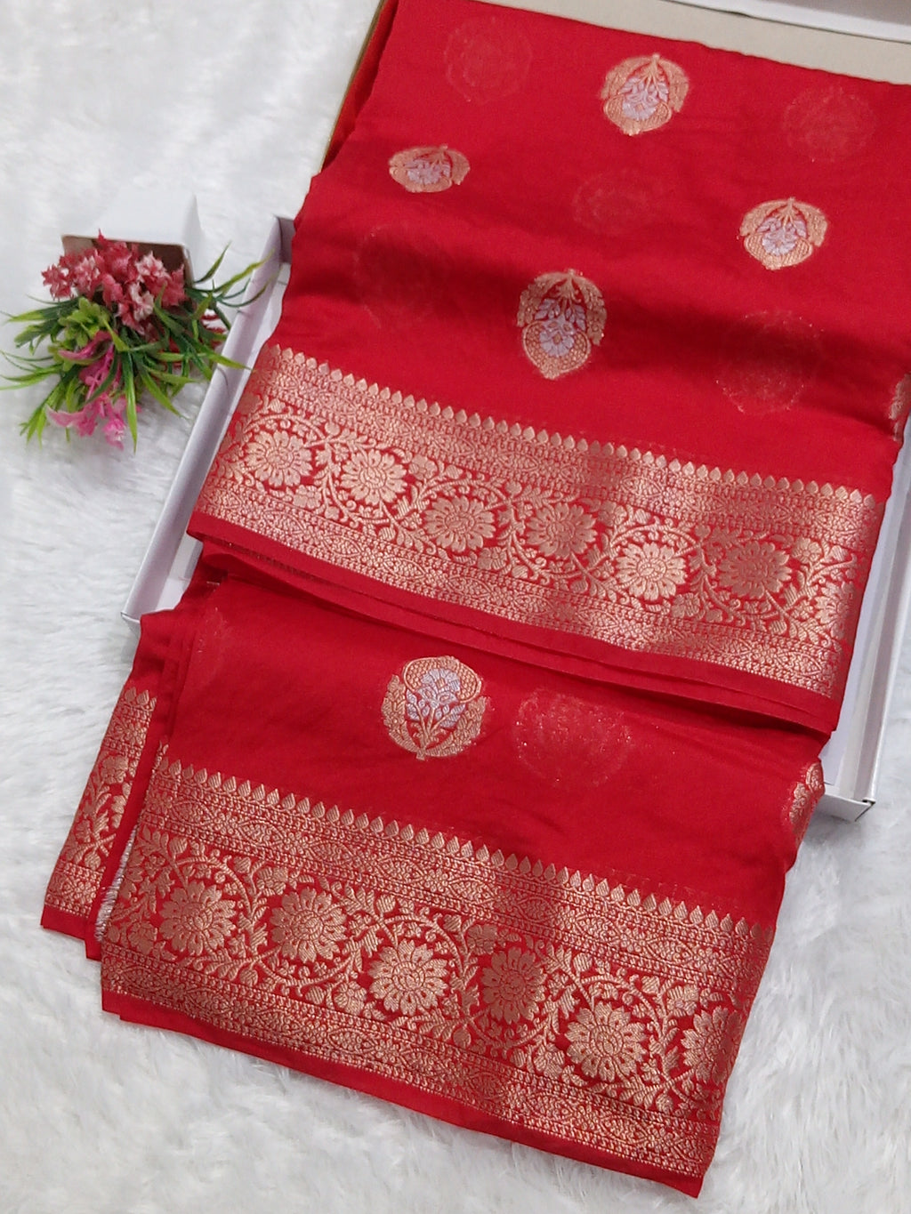 Meenakari Buta Banarasi Warm Silk Saree