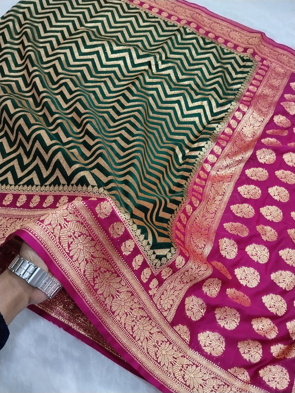 Bottle Green And Pink Gold Zari Khaddi Georgette Saree