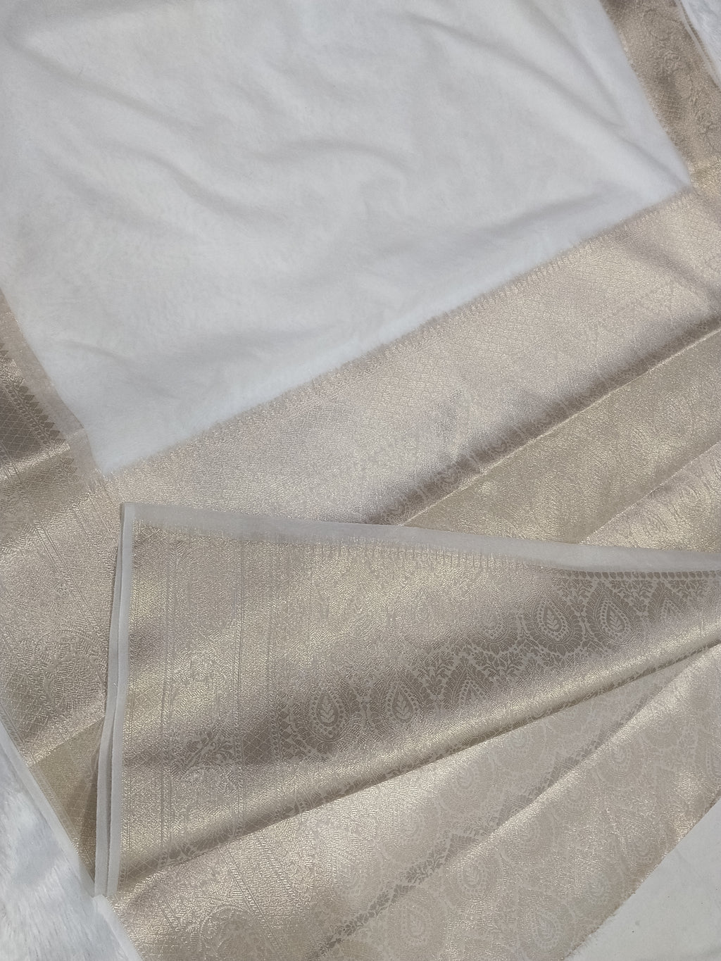 White Colour Banarasi Kora Organza Saree With Brocade Blouse