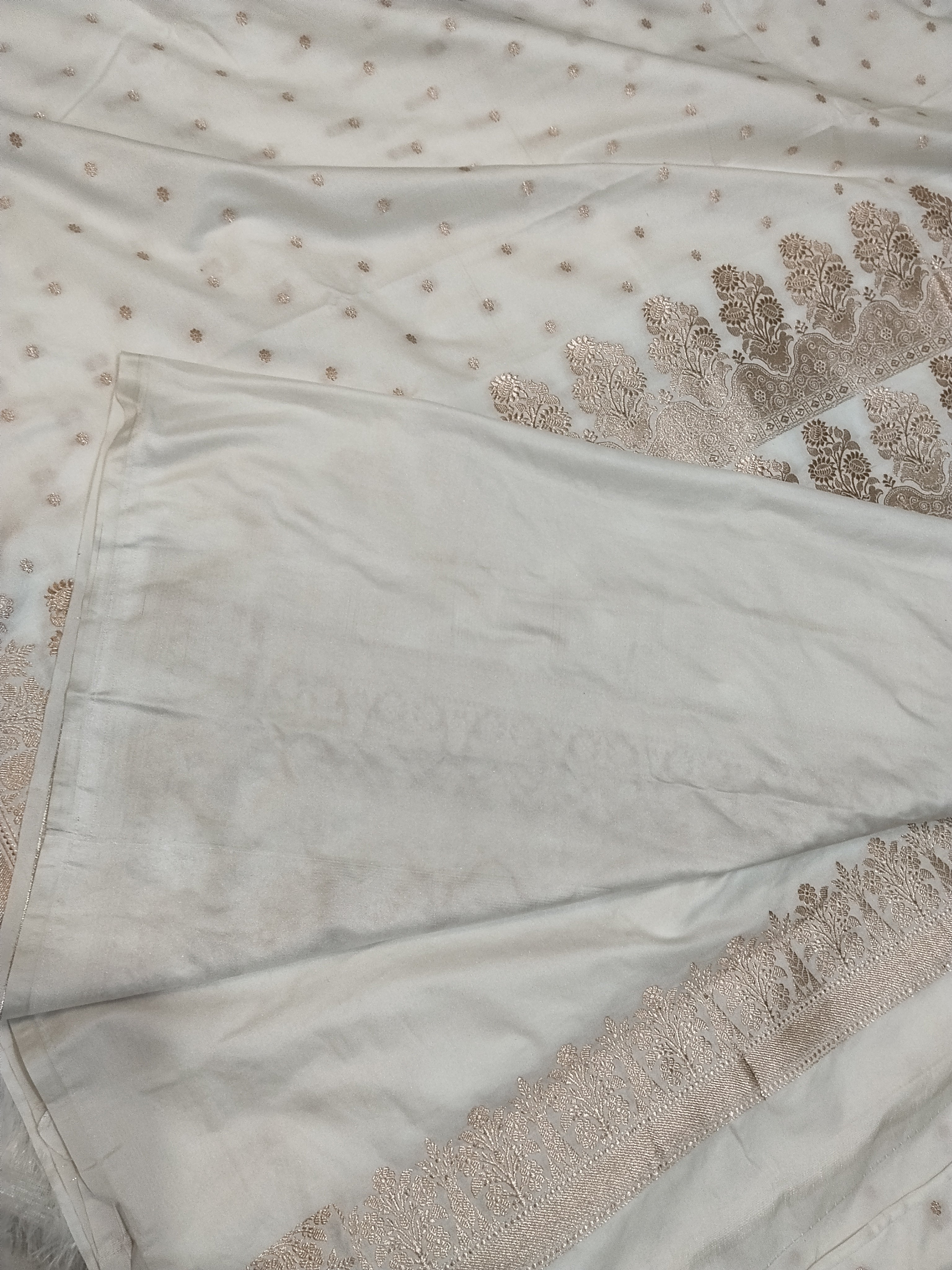 Elegant Design White Banarasi Mashru Silk Saree