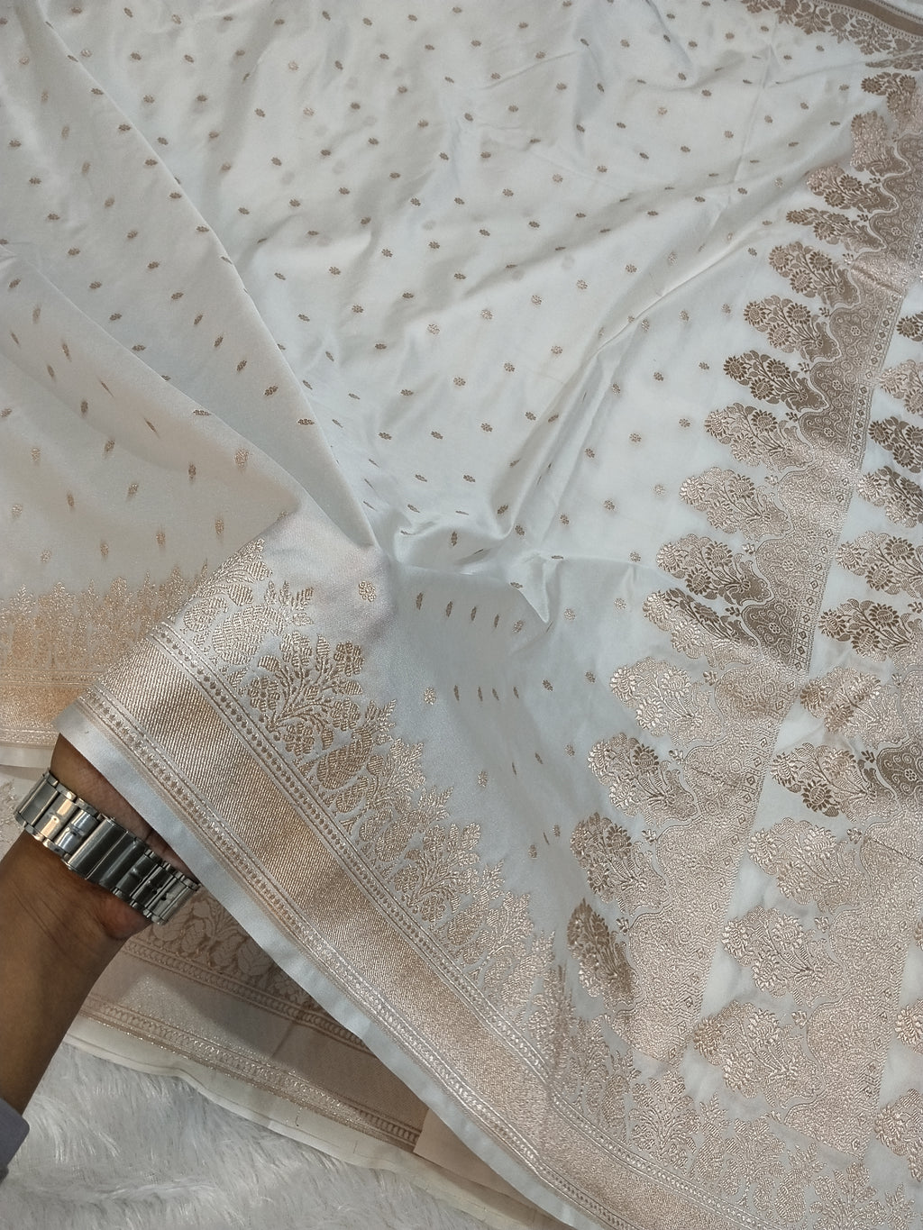 Elegant Design White Banarasi Mashru Silk Saree