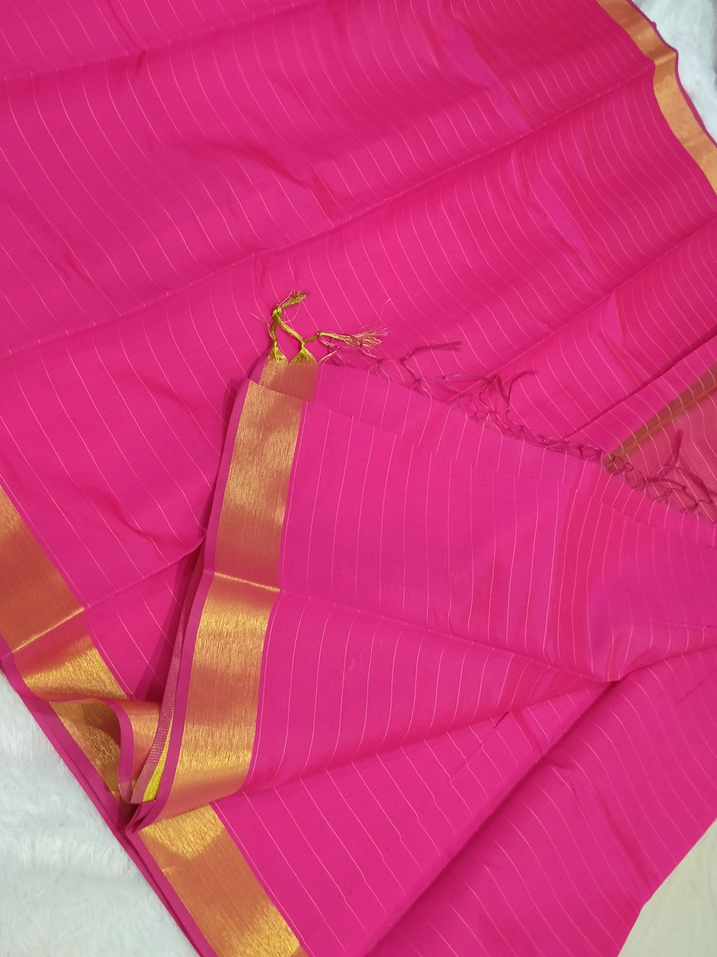 Pink Colour Pain Body Tapeta Silk Saree