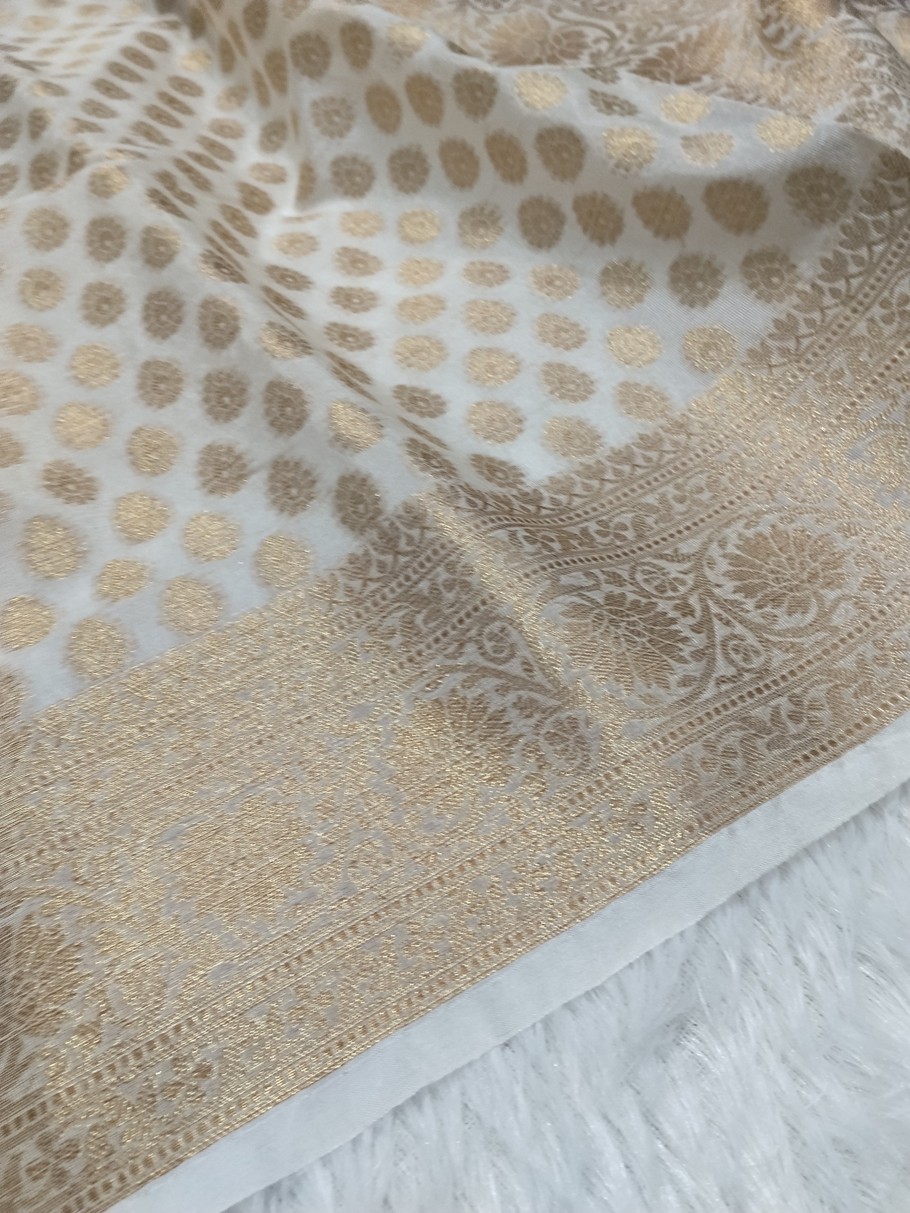 Full White Colour Golden Zari Body Warm Silk Saree