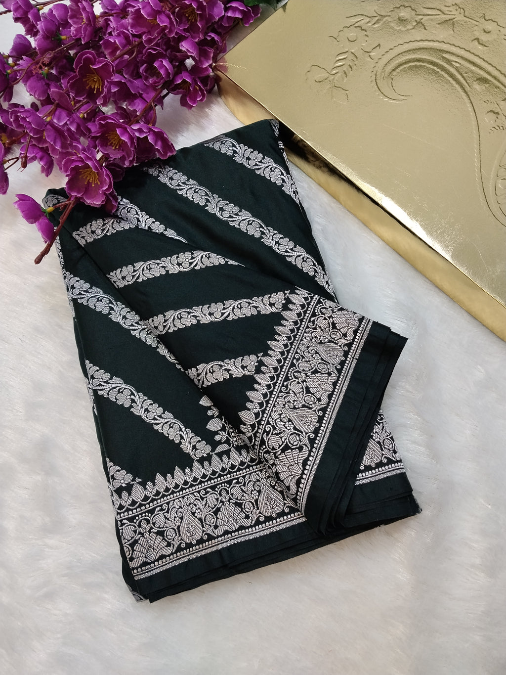 Dark Rama Green Colour Banarasi Mashru Silk Saree With Lahariya Design