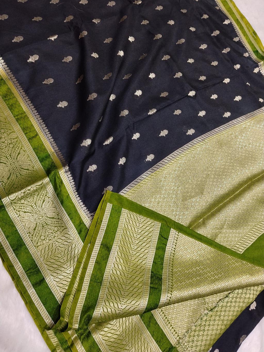 Green And Black Banarasi Moonga Silk Saree