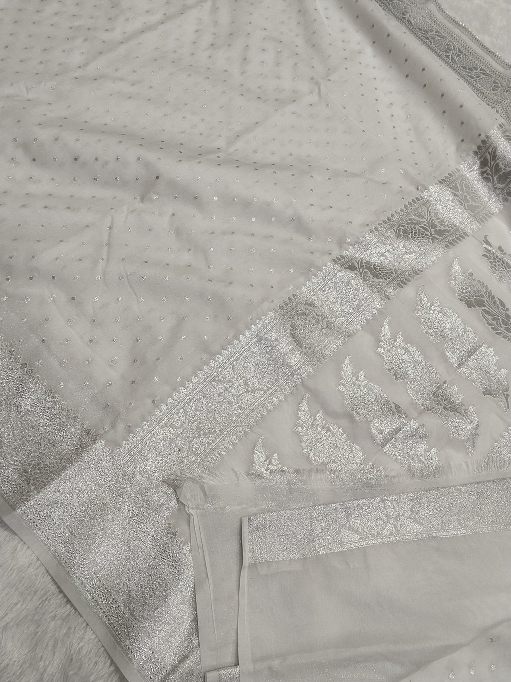 White Colour Silver Zari Khaddi Georgette Saree