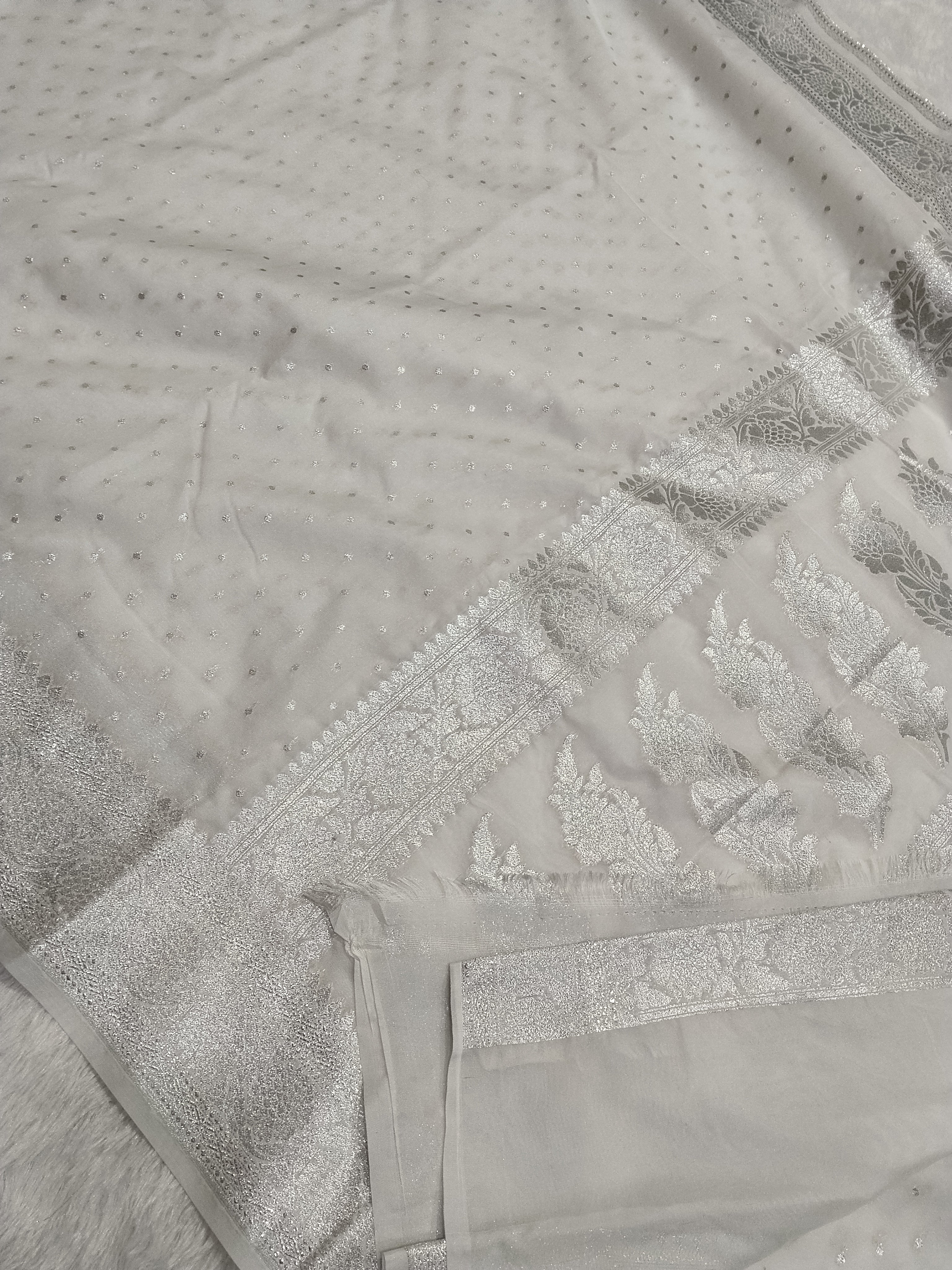 White Colour Silver Zari Khaddi Georgette Saree